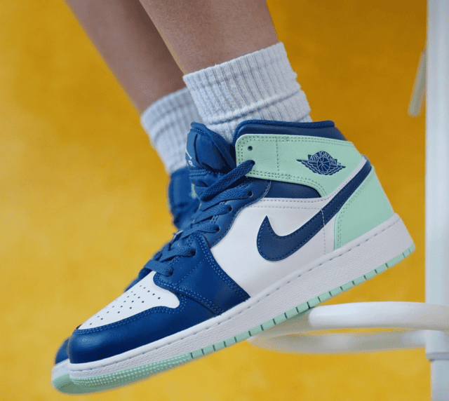 junior blue jordans