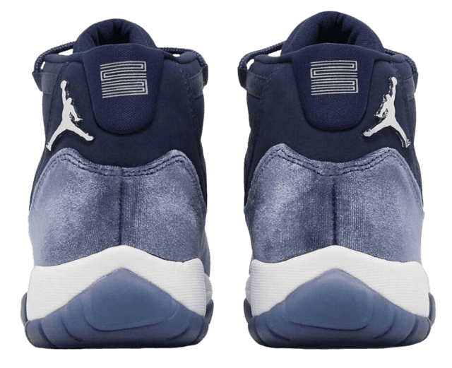 Jordan retro best sale 11 dark blue