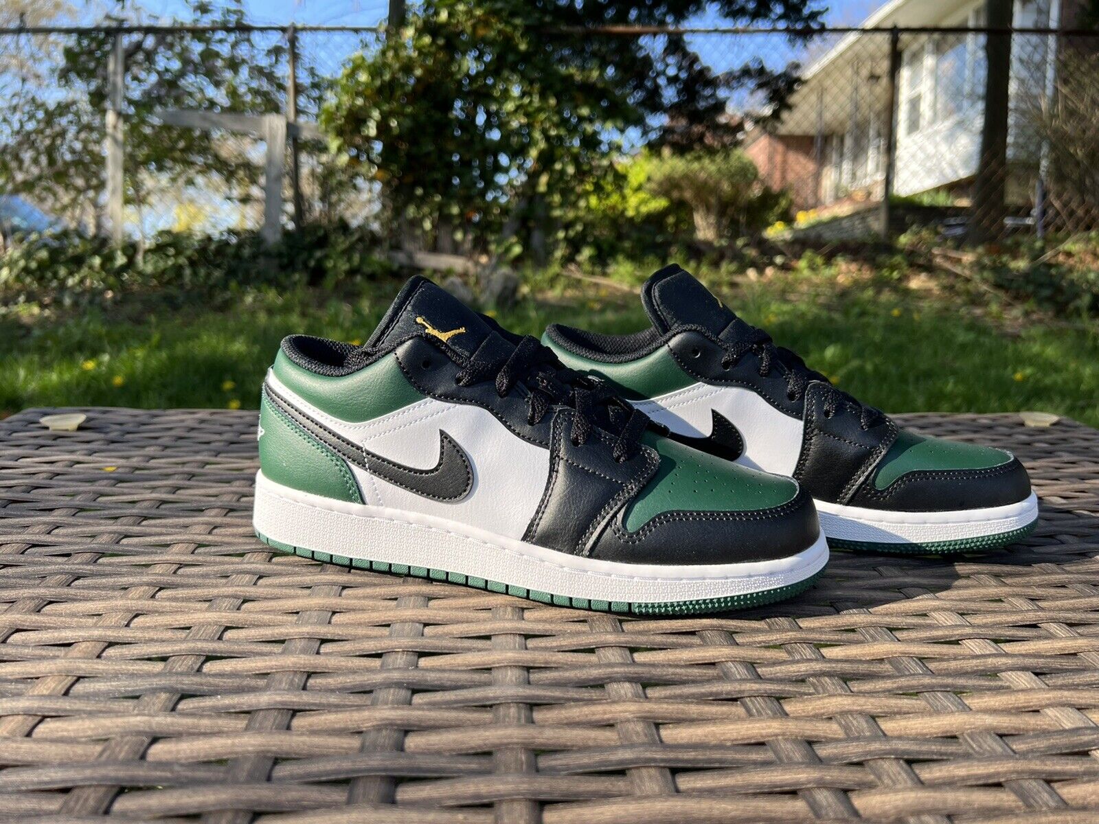 Jordan 1 Green Shoes.