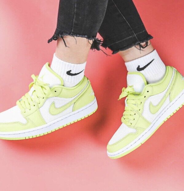 Lime green shop jordan shoes