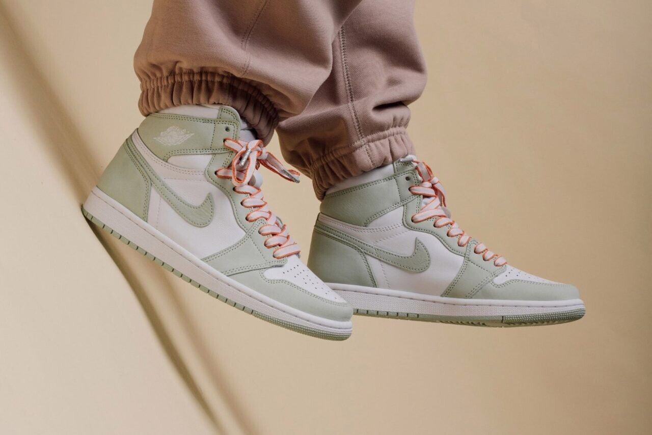sneakers air jordan 1 high og seafoam