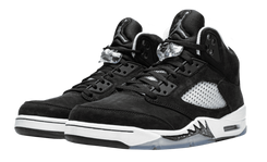 Here's What the Jordan 5 Moonlight Has to Offer
 thumbnail image